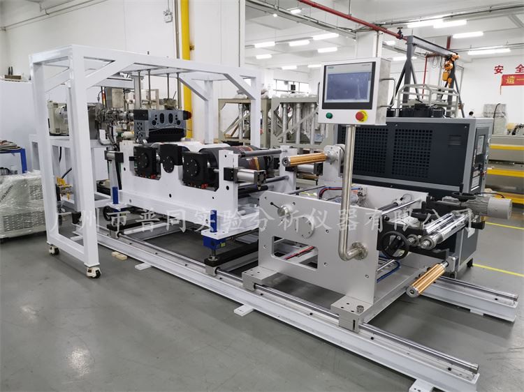Small extrusion film coating composite test line (1)